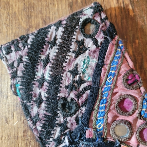 🌎👽 Free People Boho Embroidered Repurposed vtg banjara hippie Wallet card case - Picture 12 of 14
